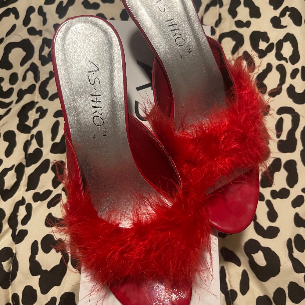 Ashton Lucie Feather Mule
